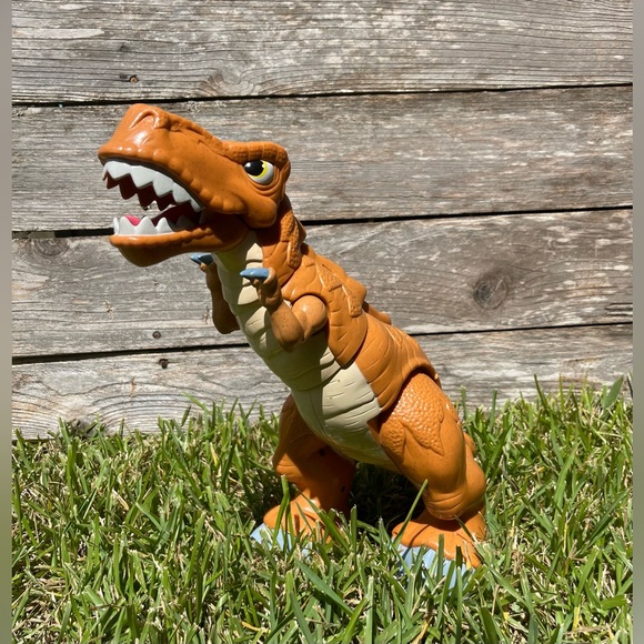Fisher Price Giant T-Rex Roaring & Moving Dinosaur Plastic 19" Toy Mattel 2011 - Picture 6 of 6